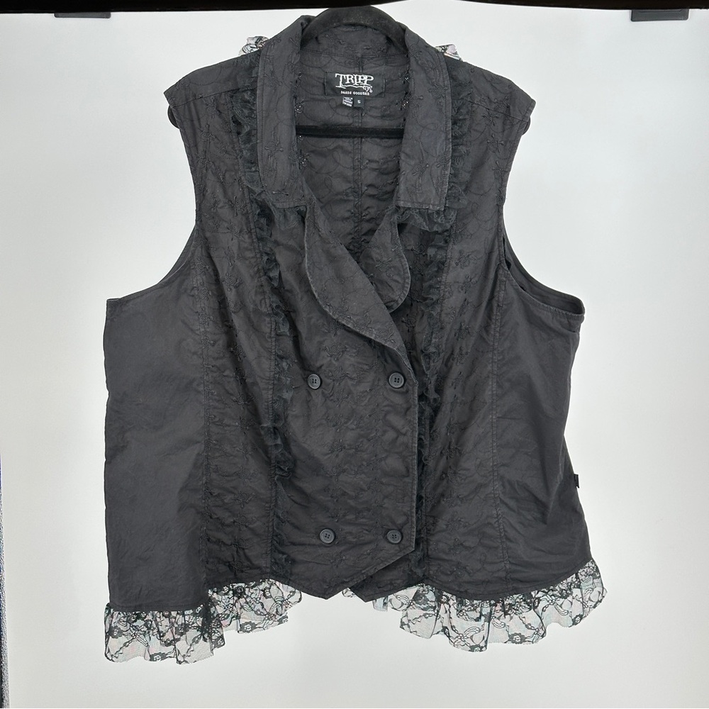 Tripp nyc Black Lace Trim Sleeveless‎ Blouse Size 5 Gothic Eyelet Stretchy